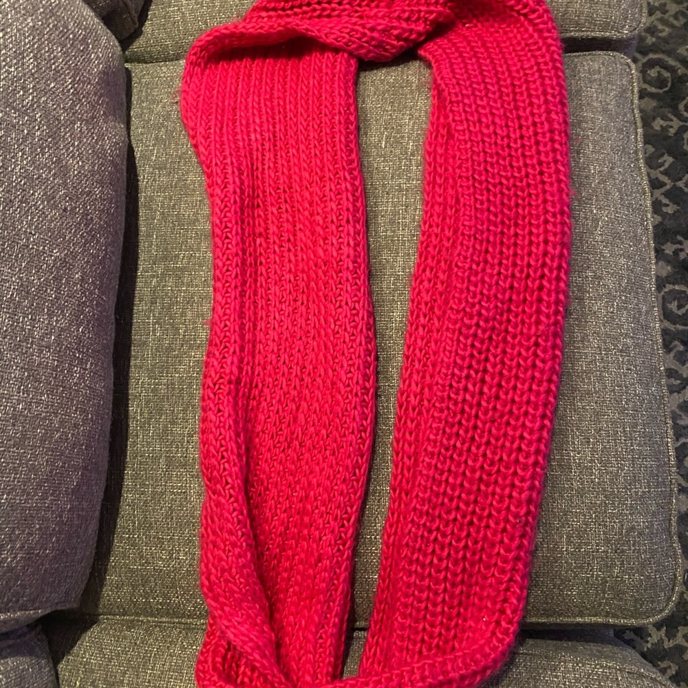 Abercrombie & Fitch infinity scarf.
